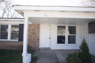 1 A Jamestown Ct, Ridge, NY 11961