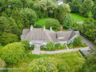 2 Sparrow Ln, Greenwich, CT 06830