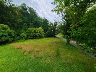 547 Broad Hollow Rd, Huntington, WV 25704