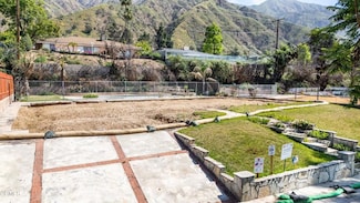 3795 Valley Lights Dr, Pasadena, CA 91107