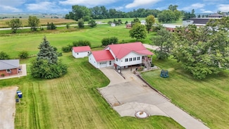 302 W Main St, Urbana, IA 52345