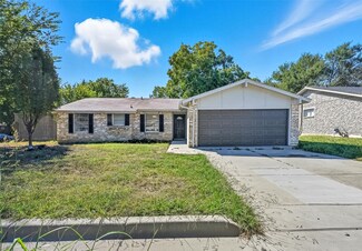 1608 Winderemere Dr, Arlington, TX 76014