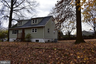 127 Cedar Ln, Reading, PA 19607