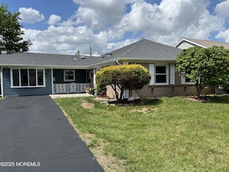 67 Medford Ln, Willingboro, NJ 08046