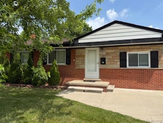 8403 Darlene St, Warren, MI 48093