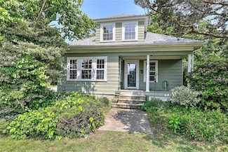 129 Ash St, Warwick, RI 02888