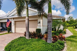 14903 Edgewater Cir, Naples, FL 34114