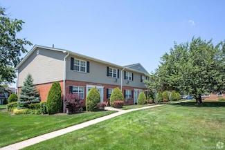 42 Longfellow Ave Unit 42-24, Levittown, NY 11756