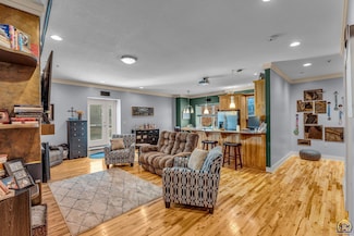 709 S Kansas Ave Unit 305, Topeka, KS 66603