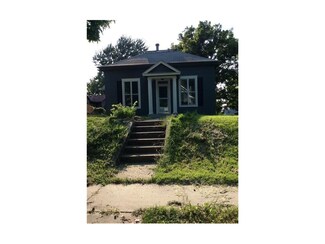 108 S Willis Ave, Independence, MO 64050