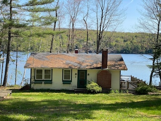 19 Woodland Dr, Lincoln, ME 04457