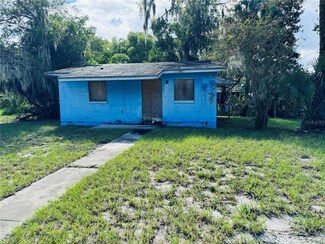 518 N 10th St, Palatka, FL 32177