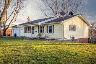 618 Clinton St, Galena, IL 61036