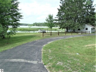 4583 E State Rd, Hale, MI 48739