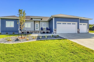 6910 2nd St NW, Moorhead, MN 56560