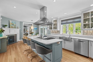 231 Storey Ave, Newburyport, MA 01950