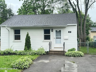 24 Canton St, Schenectady, NY 12304