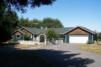 275 Peppertree Ln, Ferndale, CA 95536