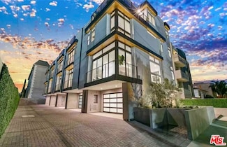 7584 W Skye Way, Los Angeles, CA 90046