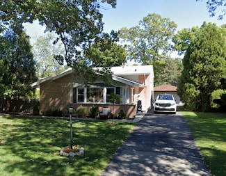 1237 Heatherfield Ln, Glenview, IL 60025