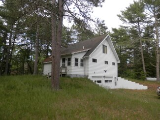 W12224 Middle River Rd, Naubinway, MI 49762