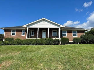 2223 Mount Regis Dr, Salem, VA 24153