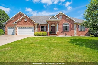 2134 Luxury Dr, Suamico, WI 54313