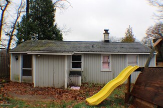 8877 Acorn St, Holton, MI 49425