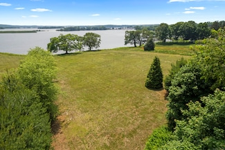 7 Foxboro Rd, Essex, CT 06426