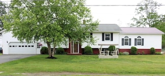 20 Spruce St, Madison, ME 04950