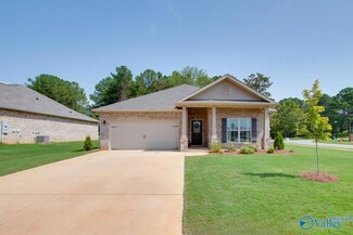 4000 Rockland Cir SE, Owens Cross Roads, AL 35763
