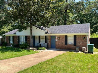 4260 Windermere Rd, Memphis, TN 38128