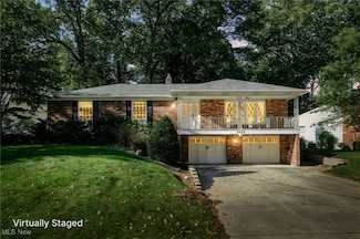 3058 N Oak Hill Rd, Silver Lake, OH 44224