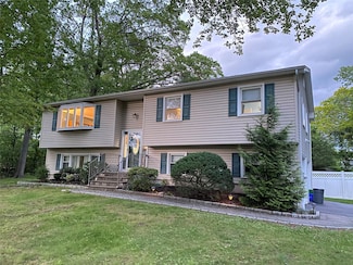 101 Renee Ln, Bardonia, NY 10954