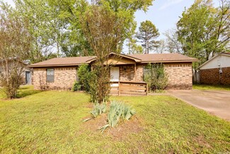 1209 S Hartford Ave, Russellville, AR 72801