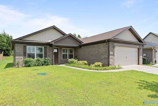 230 Maggie Mance Ln, Harvest, AL 35749
