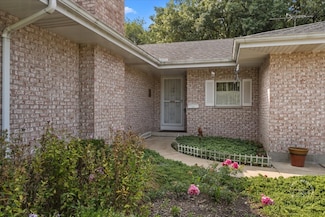 12N250 Charlotte Ct, Elgin, IL 60124