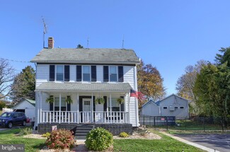 25 High St, Stewartstown, PA 17363