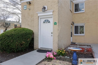 15 Lake Ave Unit 1B, East Brunswick, NJ 08816