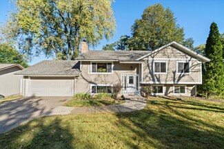 1767 Hickory Hill Dr, Saint Paul, MN 55122