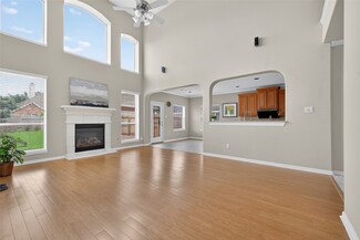 11711 Summer Brook Ct, Pearland, TX 77584