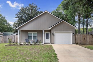 160 Oak Ln, Crestview, FL 32536