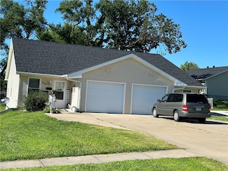 907 E 4th St, Maryville, MO 64468
