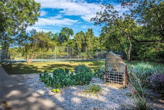 927 S Franklin St, Dallas, TX 75211