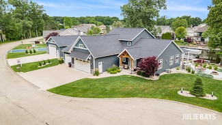 12828 Bayou Ct, Wayland, MI 49348
