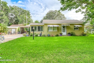 110 Shaffer Ave, Crescent City, FL 32112