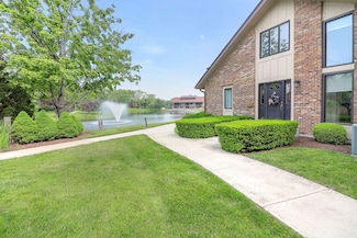 12 Kyle Ct Unit I6, Willowbrook, IL 60527