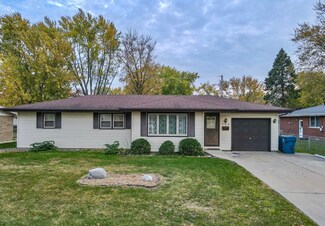 360 Pfitzer Dr, Bradley, IL 60915