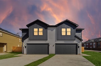 516 Clinton St Unit A-B, Conroe, TX 77301