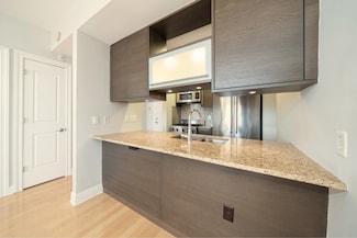 10 Regent St Unit 704, Jersey City, NJ 07302